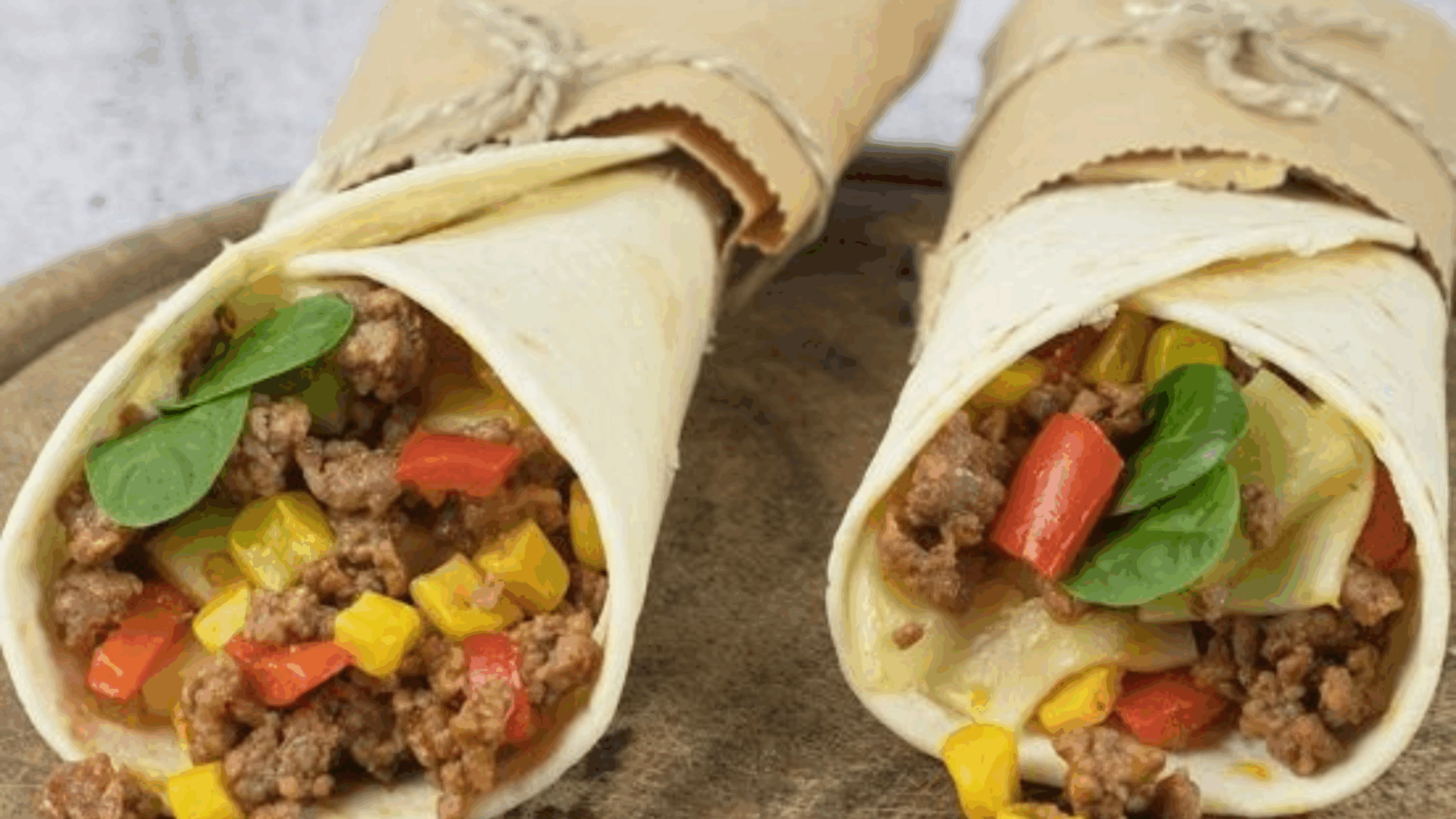 Überbackene Tortilla-Wraps mit Hackfleisch – So hast du Wraps ...